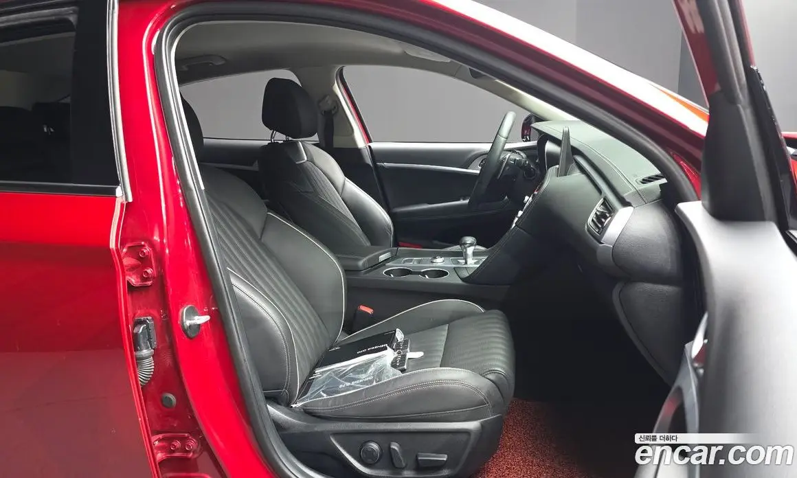 Genesis G70 2019 2.0 автомат (гидро), фото 16 Genesis G70 2019 2.0 автомат (гидро), фото 16