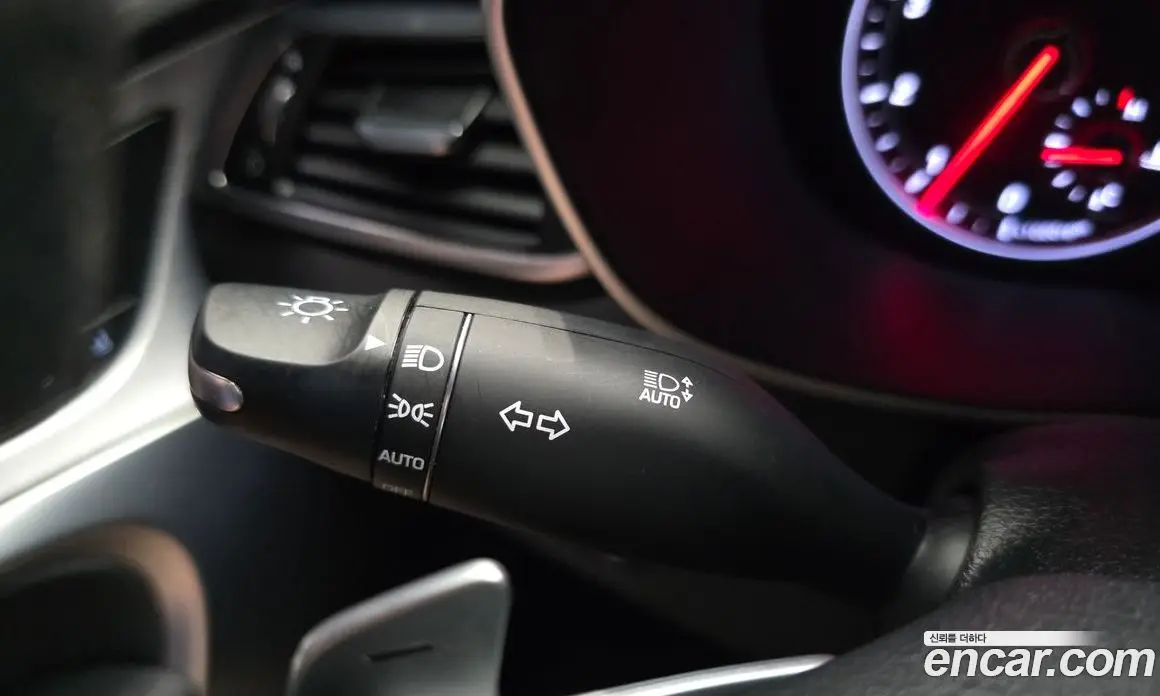 Genesis G70 2019 2.0 автомат (гидро), фото 27 Genesis G70 2019 2.0 автомат (гидро), фото 27