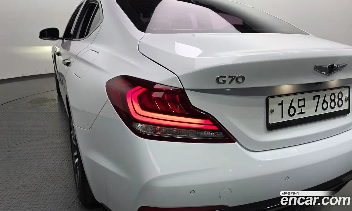 Genesis G70 2019 2.0 автомат (гидро), фото 9 Genesis G70 2019 2.0 автомат (гидро), фото 9