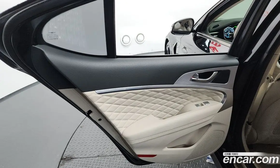 Genesis G70 2019 3.3 автомат (гидро), фото 15 Genesis G70 2019 3.3 автомат (гидро), фото 15