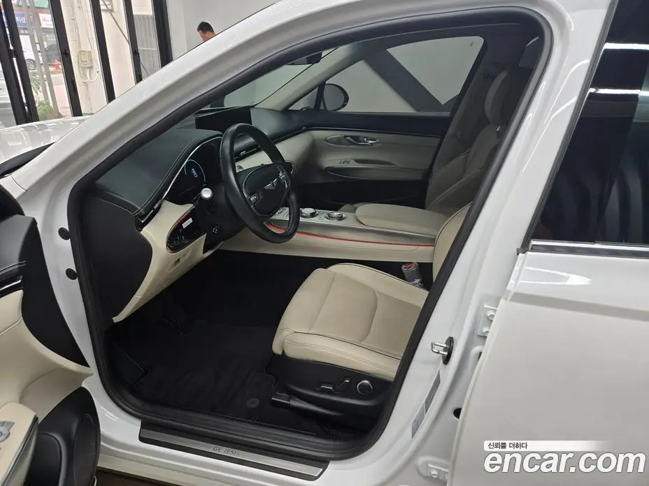 Genesis GV70 2021 2.5 автомат (гидро), фото 12 Genesis GV70 2021 2.5 автомат (гидро), фото 12
