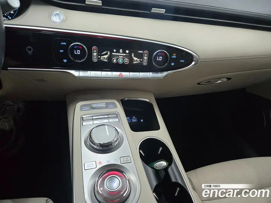 Genesis GV70 2021 2.5 автомат (гидро), фото 18 Genesis GV70 2021 2.5 автомат (гидро), фото 18