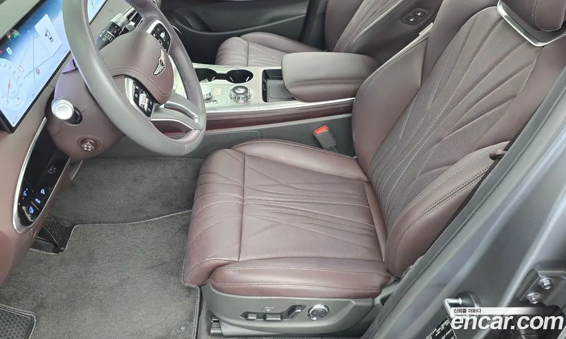 Genesis GV70 2024 2.5 автомат (гидро), фото 16 Genesis GV70 2024 2.5 автомат (гидро), фото 16