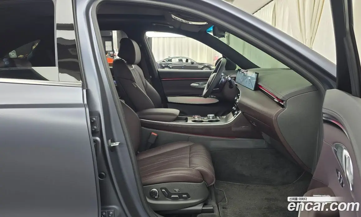 Genesis GV70 2024 2.5 автомат (гидро), фото 17 Genesis GV70 2024 2.5 автомат (гидро), фото 17