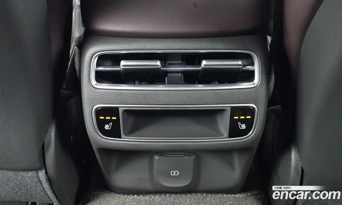 Genesis GV70 2024 2.5 автомат (гидро), фото 25 Genesis GV70 2024 2.5 автомат (гидро), фото 25