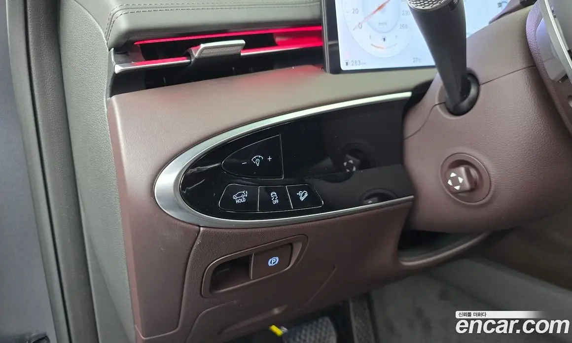 Genesis GV70 2024 2.5 автомат (гидро), фото 27 Genesis GV70 2024 2.5 автомат (гидро), фото 27