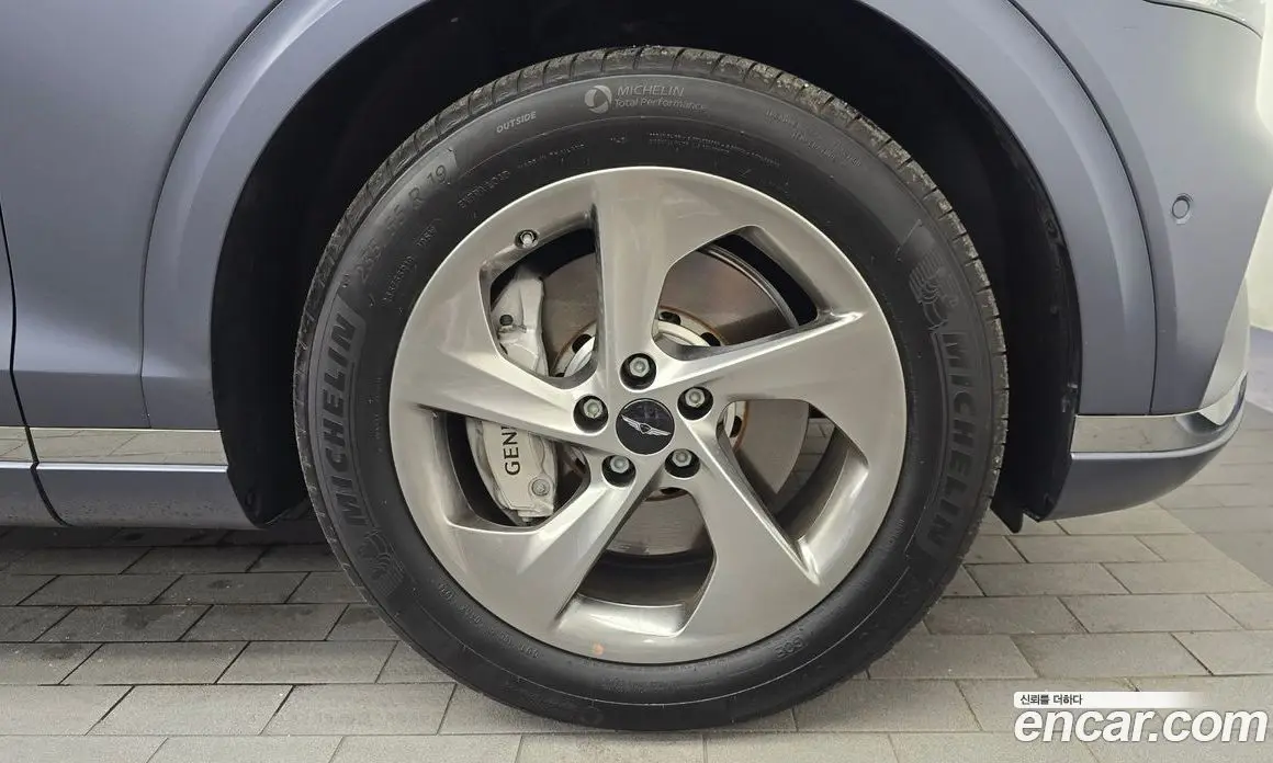 Genesis GV70 2024 2.5 автомат (гидро), фото 7 Genesis GV70 2024 2.5 автомат (гидро), фото 7