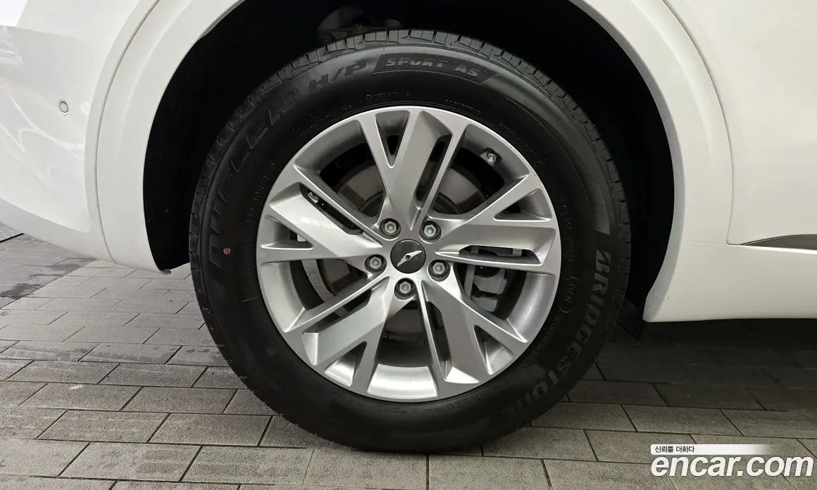 Genesis GV70 2024 2.5 автомат (гидро), фото 5 Genesis GV70 2024 2.5 автомат (гидро), фото 5