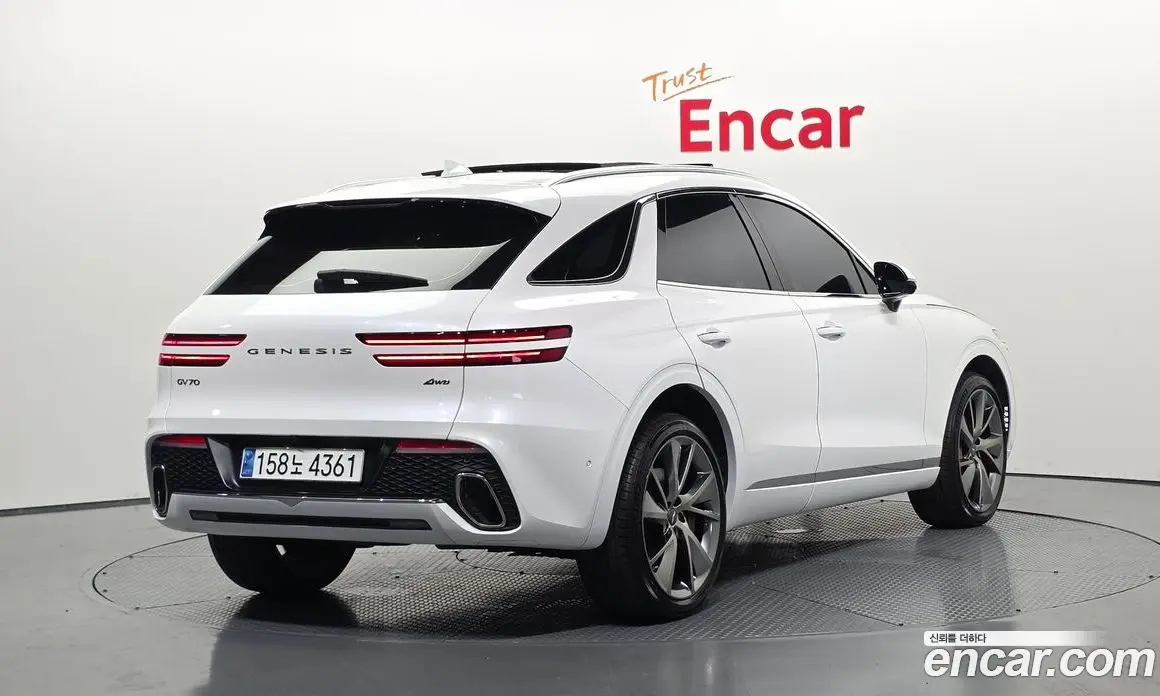Genesis GV70 2024 3.5 автомат (гидро), фото 2 Genesis GV70 2024 3.5 автомат (гидро), фото 2