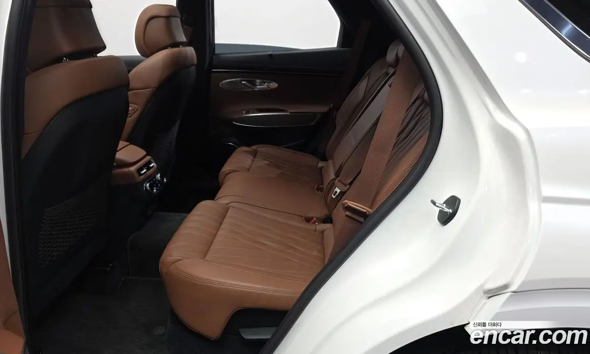 Genesis GV70 2024 3.5 автомат (гидро), фото 16 Genesis GV70 2024 3.5 автомат (гидро), фото 16