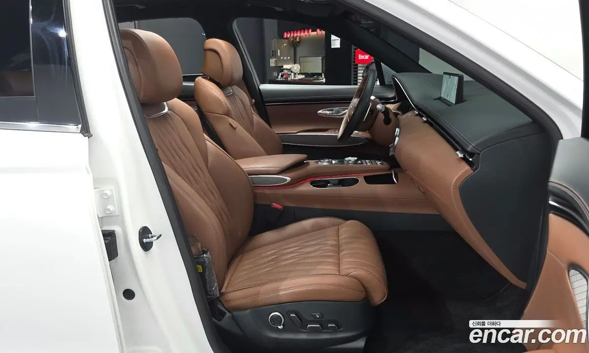 Genesis GV70 2024 3.5 автомат (гидро), фото 17 Genesis GV70 2024 3.5 автомат (гидро), фото 17