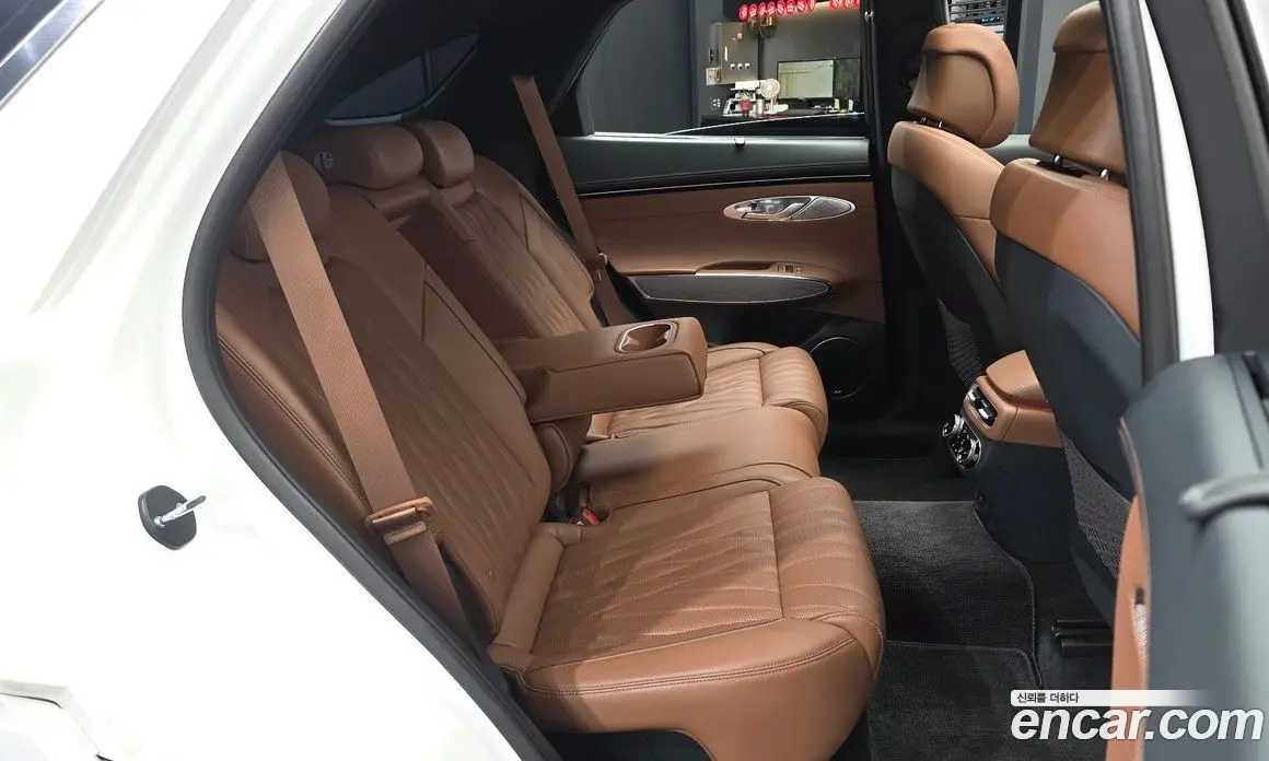 Genesis GV70 2024 3.5 автомат (гидро), фото 18 Genesis GV70 2024 3.5 автомат (гидро), фото 18