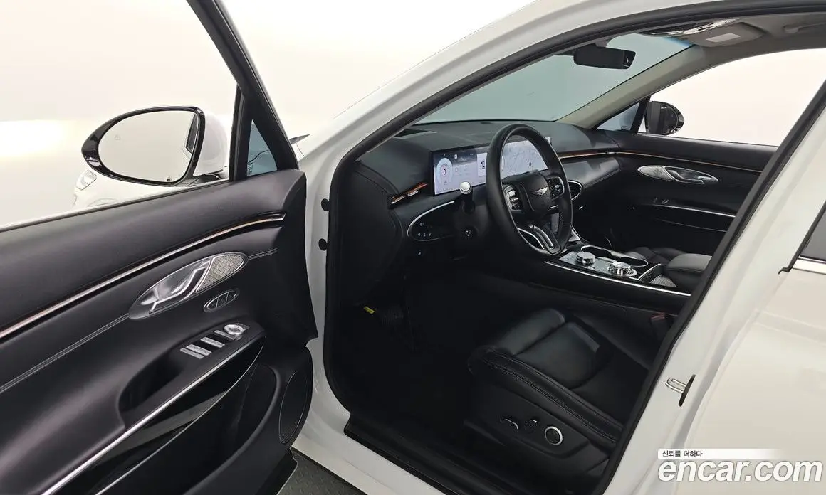 Genesis GV70 2025 2.5 автомат (гидро), фото 13 Genesis GV70 2025 2.5 автомат (гидро), фото 13