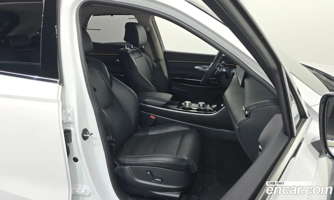 Genesis GV70 2025 2.5 автомат (гидро), фото 16 Genesis GV70 2025 2.5 автомат (гидро), фото 16