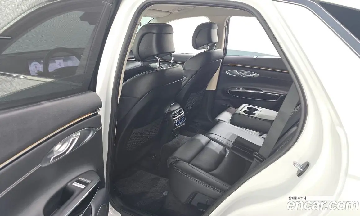 Genesis GV70 2025 2.5 автомат (гидро), фото 18 Genesis GV70 2025 2.5 автомат (гидро), фото 18