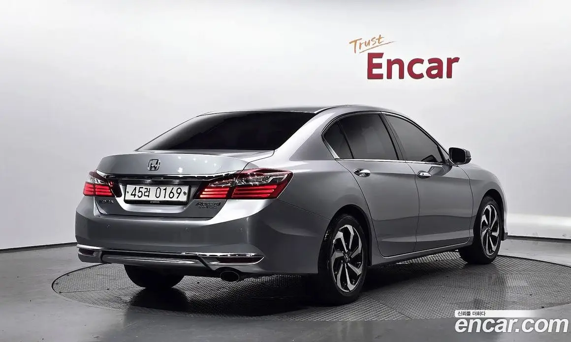 Honda Accord 2016 2.4 автомат (гидро), фото 1 Honda Accord 2016 2.4 автомат (гидро), фото 1