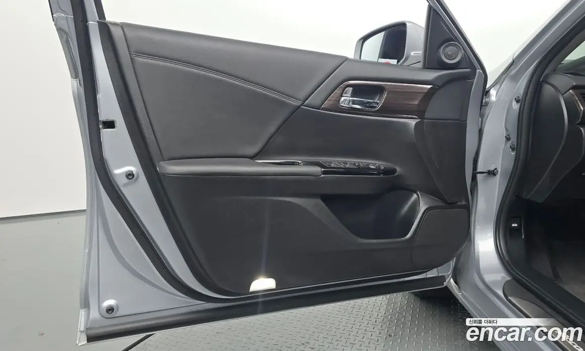 Honda Accord 2016 2.4 автомат (гидро), фото 13 Honda Accord 2016 2.4 автомат (гидро), фото 13