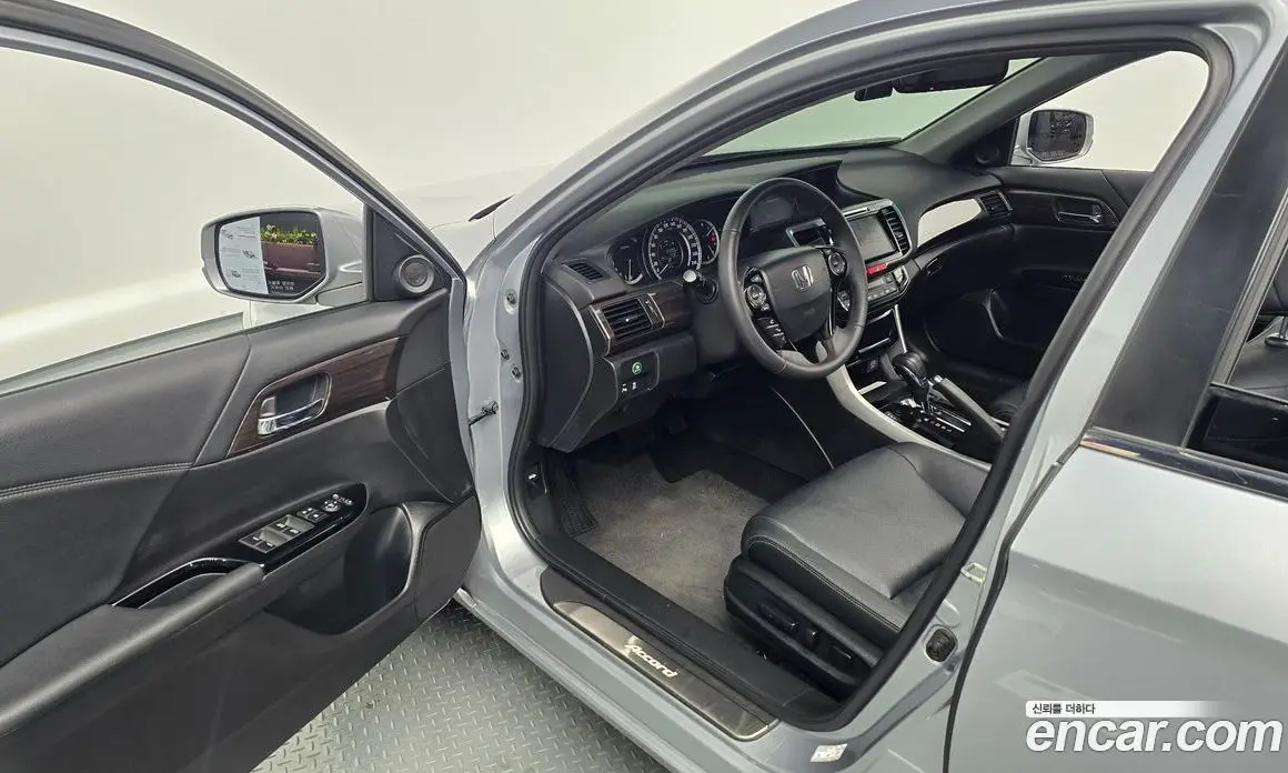 Honda Accord 2016 2.4 автомат (гидро), фото 16 Honda Accord 2016 2.4 автомат (гидро), фото 16