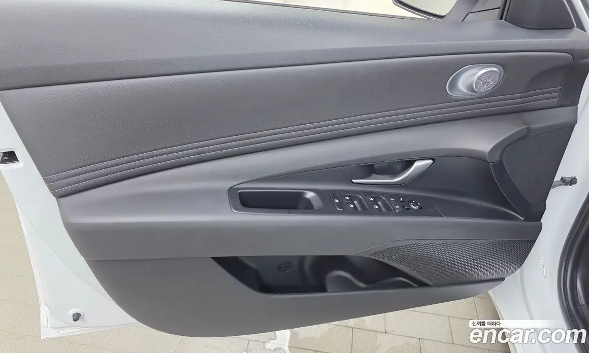 Hyundai Avante 2024 1.6 автомат (гидро), фото 14