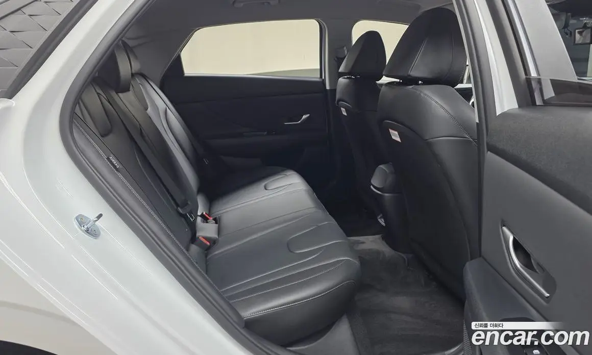 Hyundai Avante 2024 1.6 автомат (гидро), фото 16