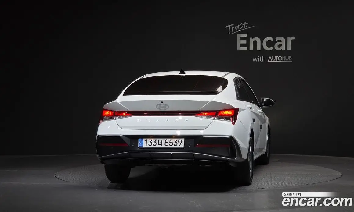 Hyundai Avante 2024 1.6 автомат (гидро), фото 4