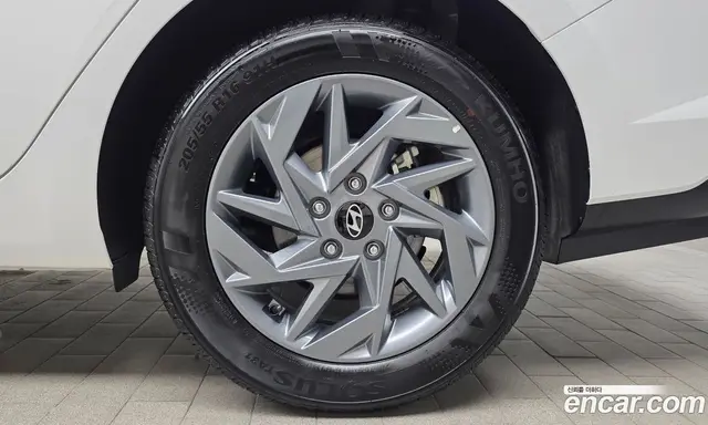 Hyundai Avante 2024 1.6 автомат (гидро), миниатюра 7