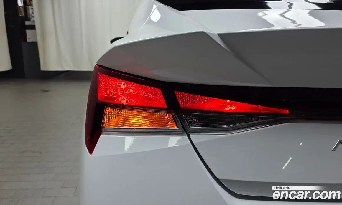 Hyundai Avante 2024 1.6 автомат (гидро), фото 9