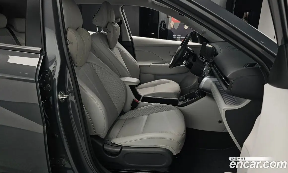 Hyundai Kona 2024 1.6 автомат (гидро), фото 17