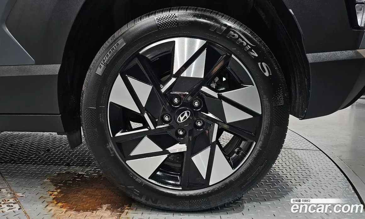 Hyundai Kona 2024 1.6 автомат (гидро), фото 6