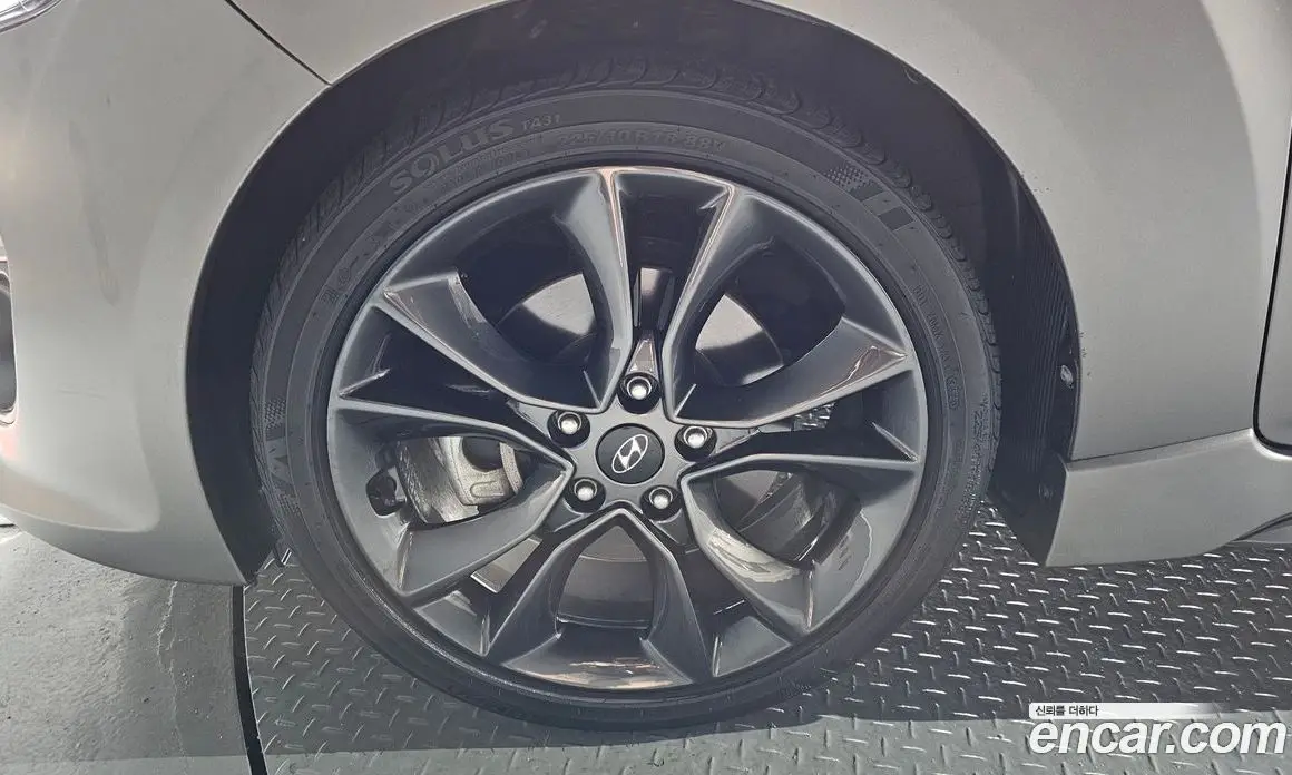 Hyundai Veloster 2016 1.6 автомат (гидро), фото 5