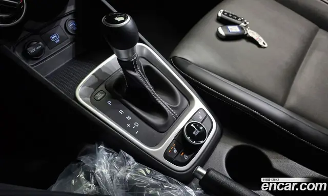 Hyundai Venue 2020 1.6 автомат (гидро), миниатюра 11