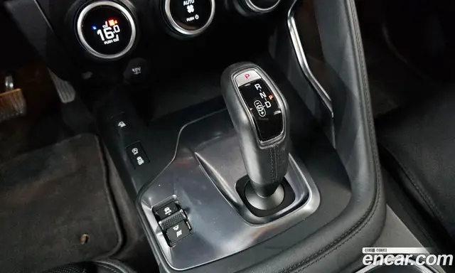 Jaguar E-Pace 2018 2.0 автомат (гидро), миниатюра 12