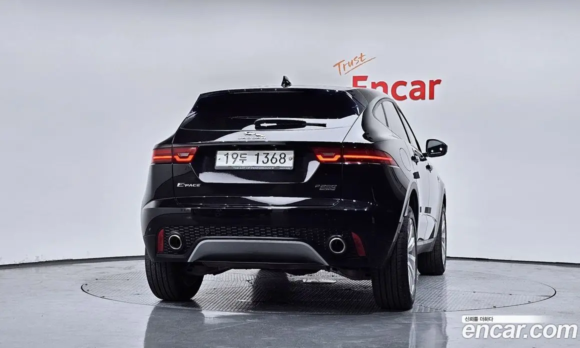 Jaguar E-Pace 2018 2.0 автомат (гидро), фото 4