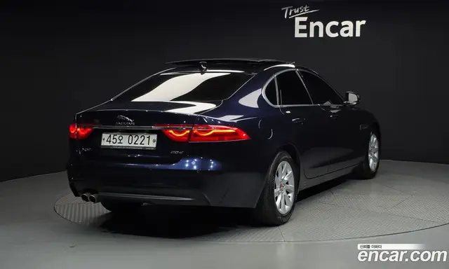 Jaguar XF 2016 2.0 автомат (гидро), миниатюра 2 Jaguar XF 2016 2.0 автомат (гидро), миниатюра 2