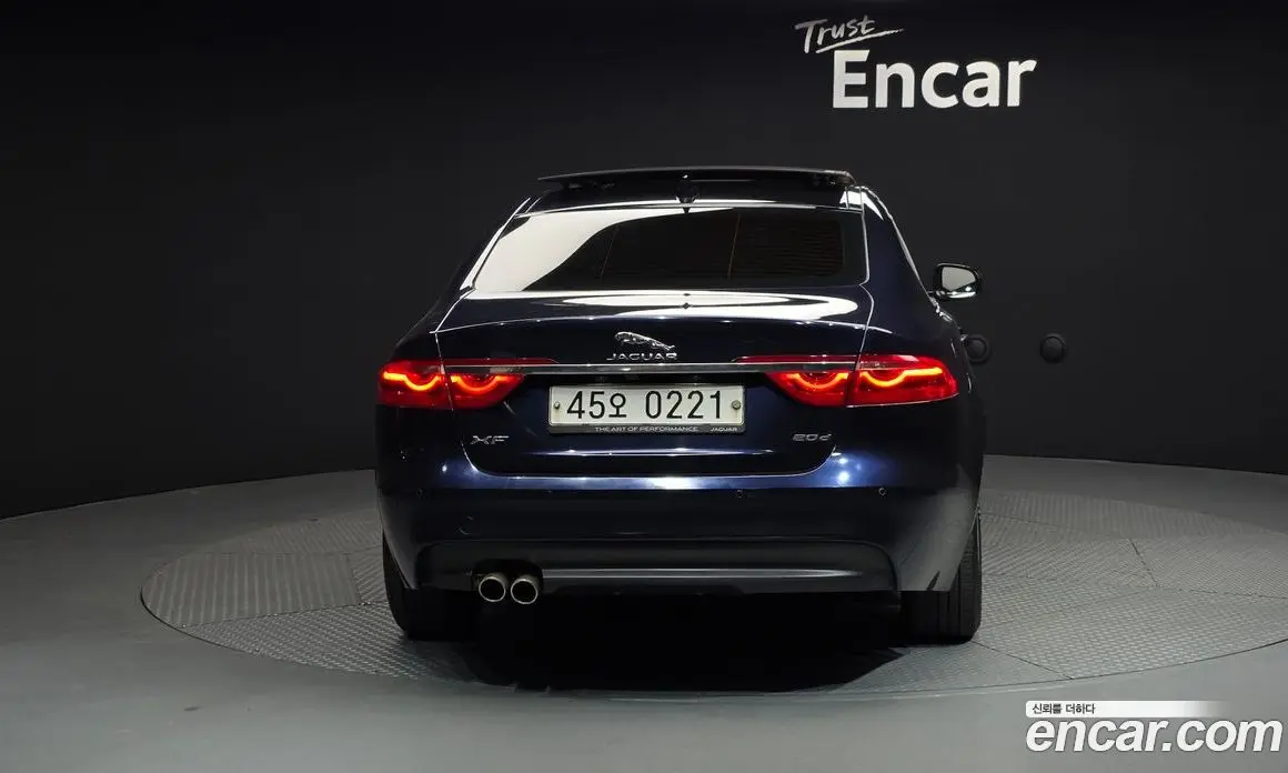 Jaguar XF 2016 2.0 автомат (гидро), фото 4 Jaguar XF 2016 2.0 автомат (гидро), фото 4