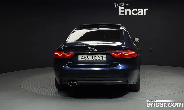 Jaguar XF 2016 2.0 автомат (гидро), миниатюра 4 Jaguar XF 2016 2.0 автомат (гидро), миниатюра 4