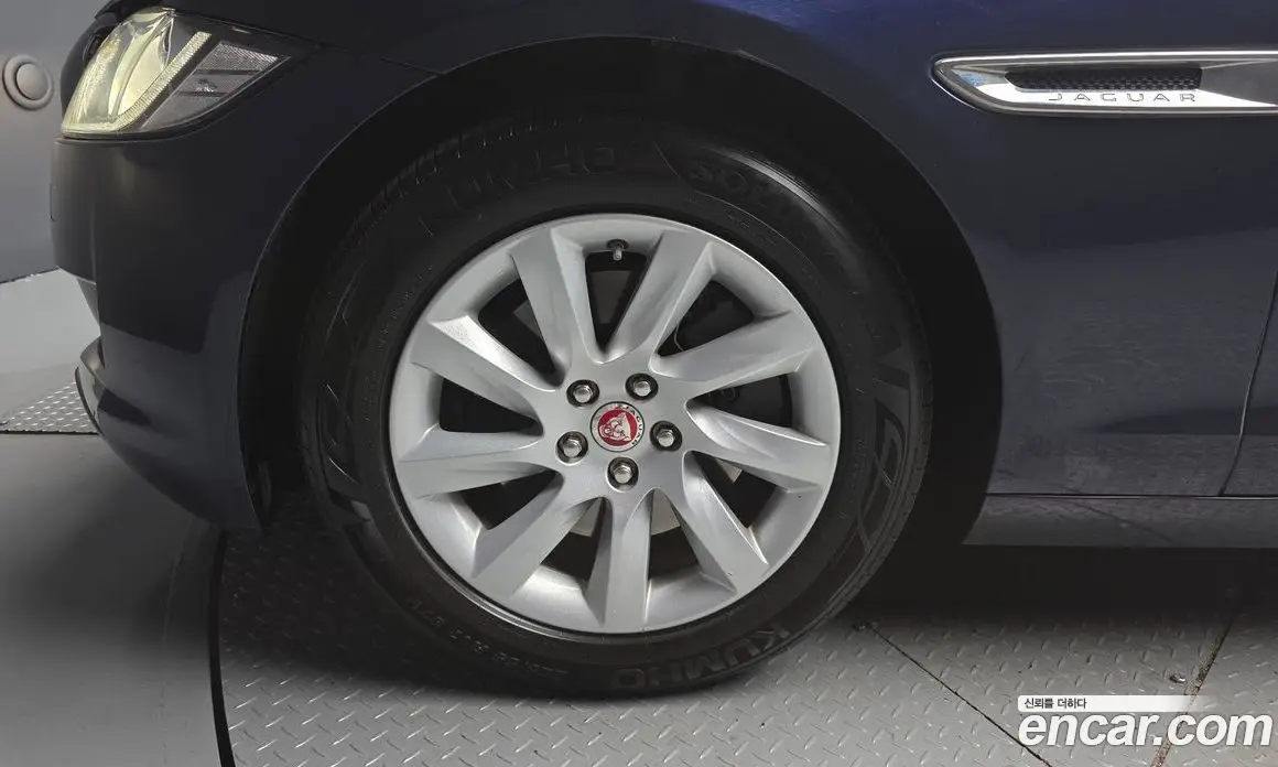 Jaguar XF 2016 2.0 автомат (гидро), фото 5 Jaguar XF 2016 2.0 автомат (гидро), фото 5