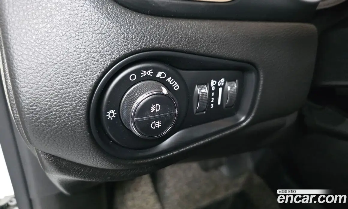 Jeep Renegade 2016 2.4 автомат (гидро), фото 15 Jeep Renegade 2016 2.4 автомат (гидро), фото 15
