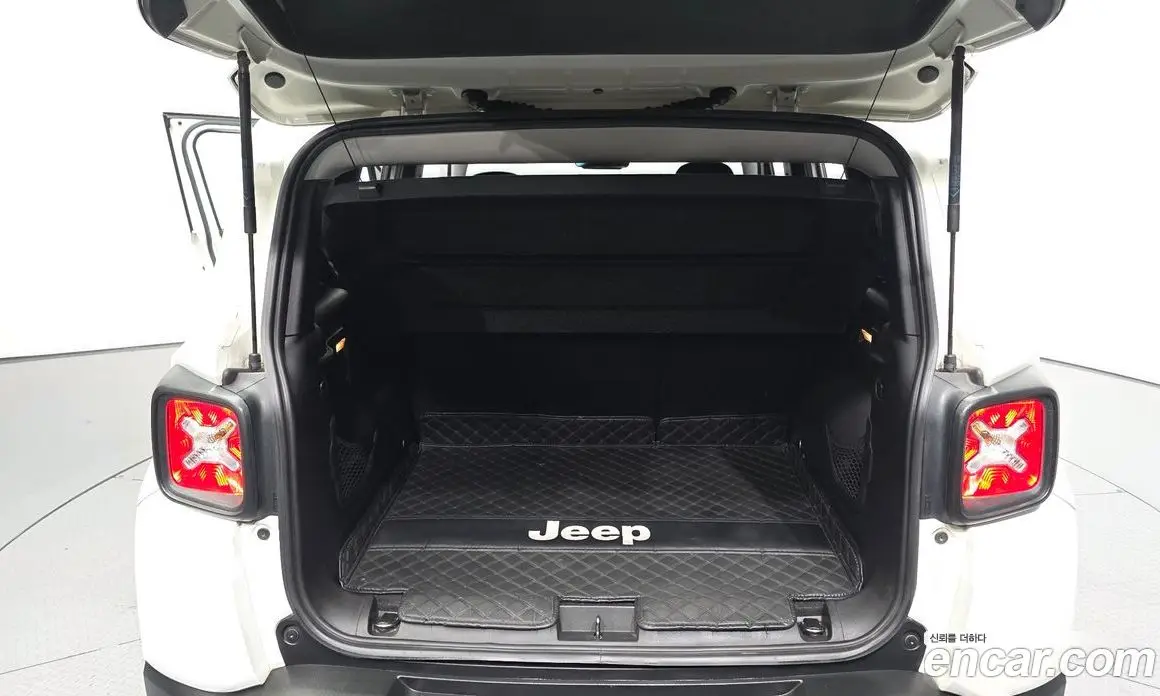 Jeep Renegade 2016 2.4 автомат (гидро), фото 20 Jeep Renegade 2016 2.4 автомат (гидро), фото 20