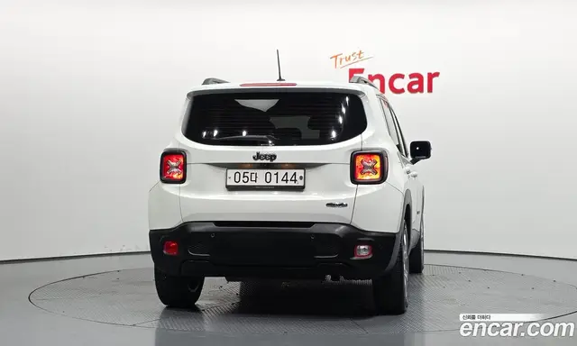 Jeep Renegade 2016 2.4 автомат (гидро), миниатюра 4 Jeep Renegade 2016 2.4 автомат (гидро), миниатюра 4