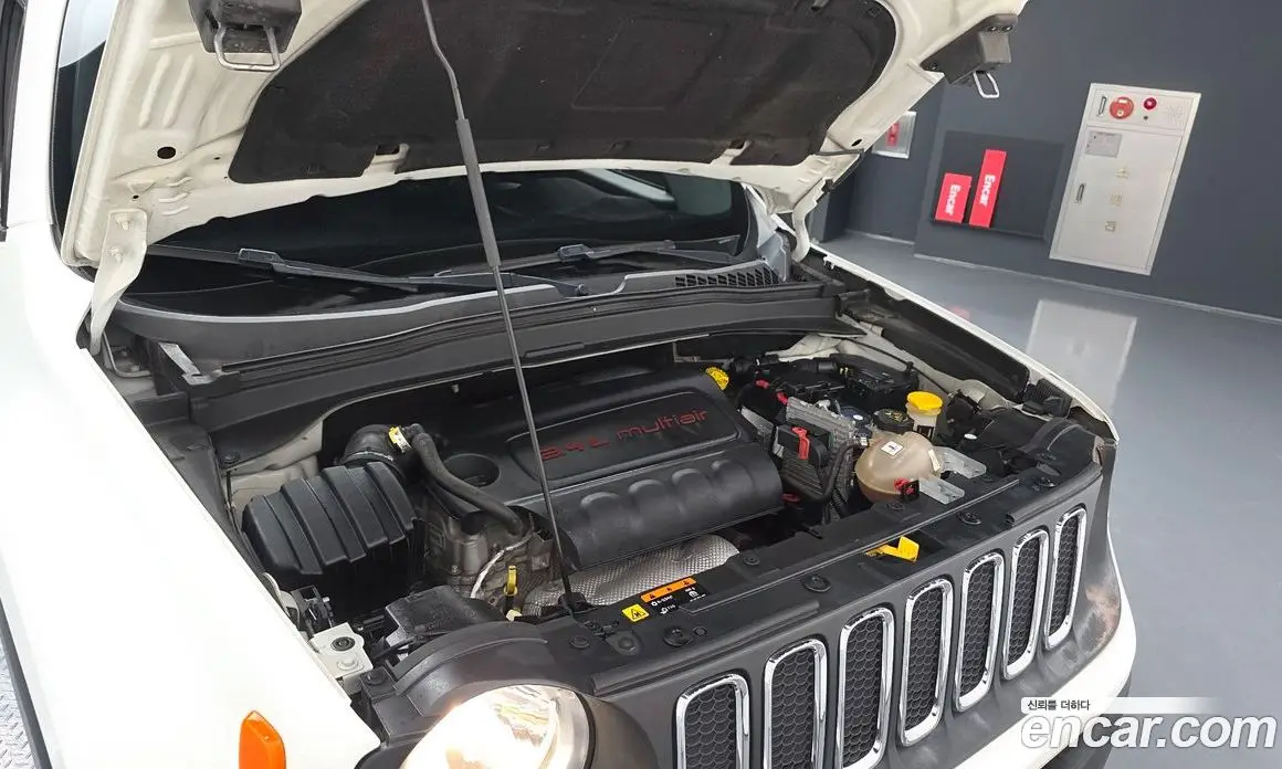 Jeep Renegade 2016 2.4 автомат (гидро), фото 6 Jeep Renegade 2016 2.4 автомат (гидро), фото 6