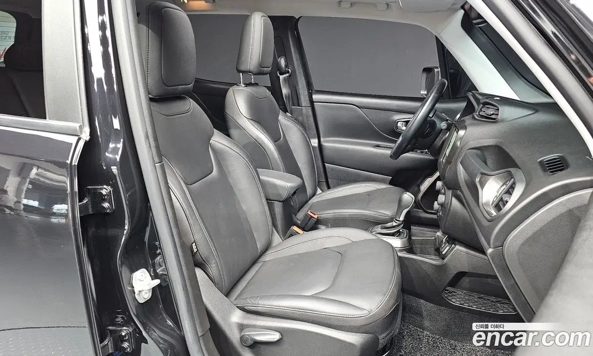 Jeep Renegade 2021 2.4 автомат (гидро), фото 16 Jeep Renegade 2021 2.4 автомат (гидро), фото 16