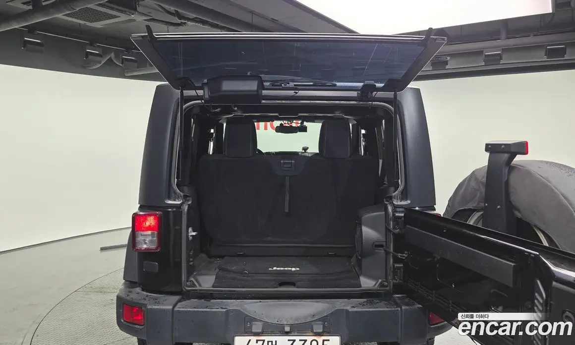 Jeep Wrangler 2013 2.8 автомат (гидро), фото 20 Jeep Wrangler 2013 2.8 автомат (гидро), фото 20