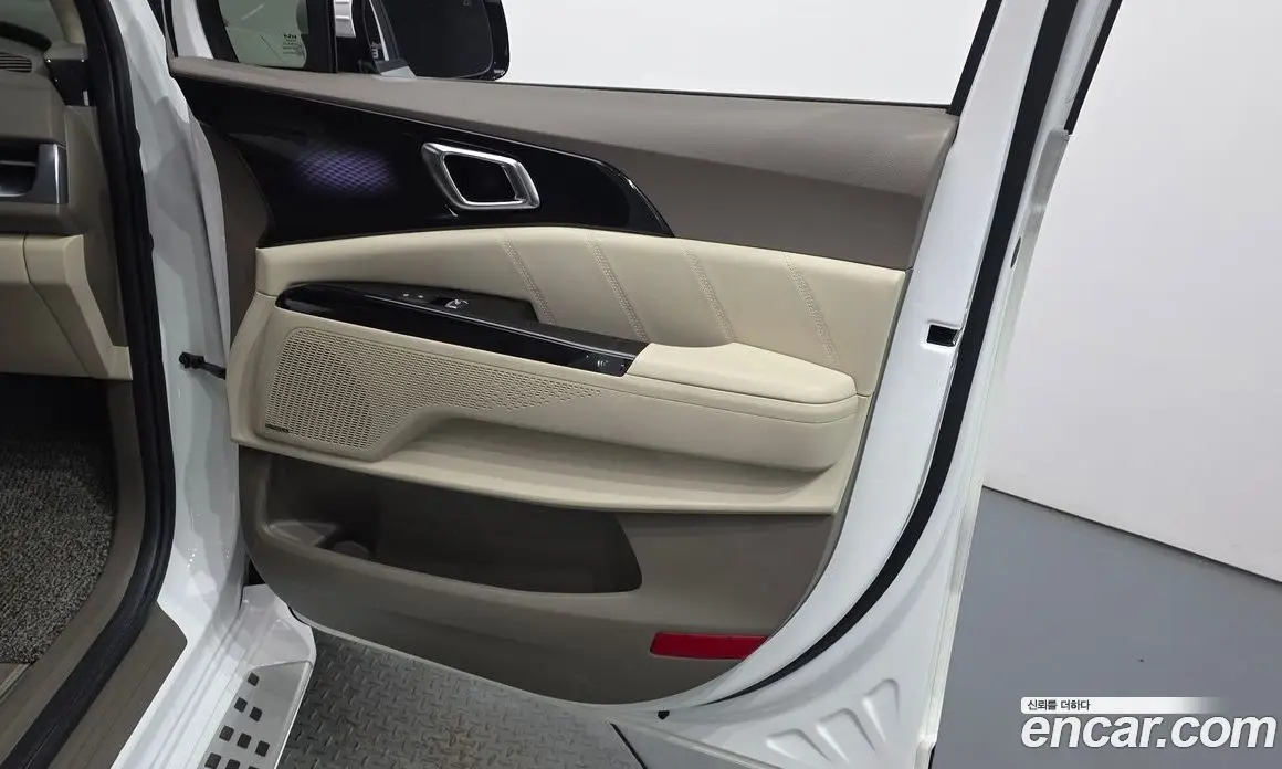 Kia Carnival 2023 2.2 автомат (гидро), фото 14