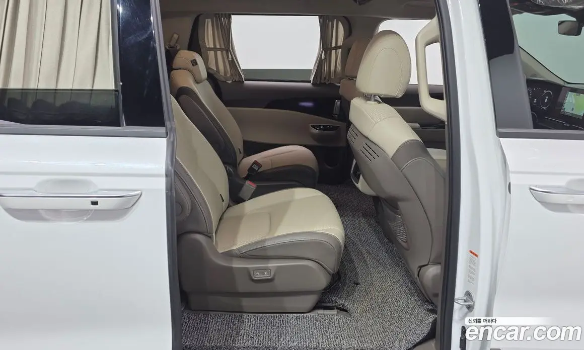 Kia Carnival 2023 2.2 автомат (гидро), фото 17