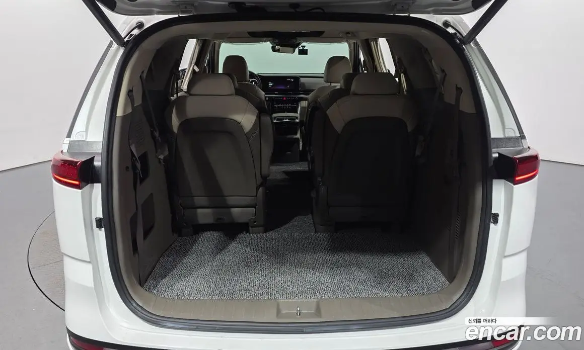 Kia Carnival 2023 2.2 автомат (гидро), фото 22