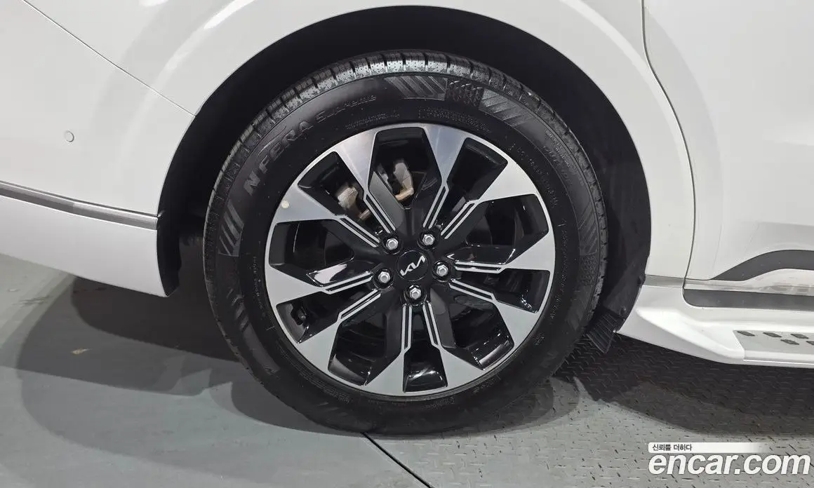 Kia Carnival 2023 2.2 автомат (гидро), фото 5