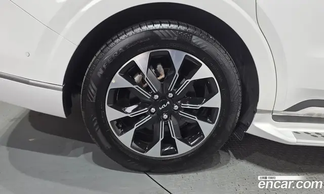 Kia Carnival 2023 2.2 автомат (гидро), миниатюра 5