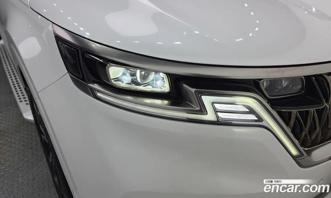 Kia Carnival 2023 2.2 автомат (гидро), фото 8