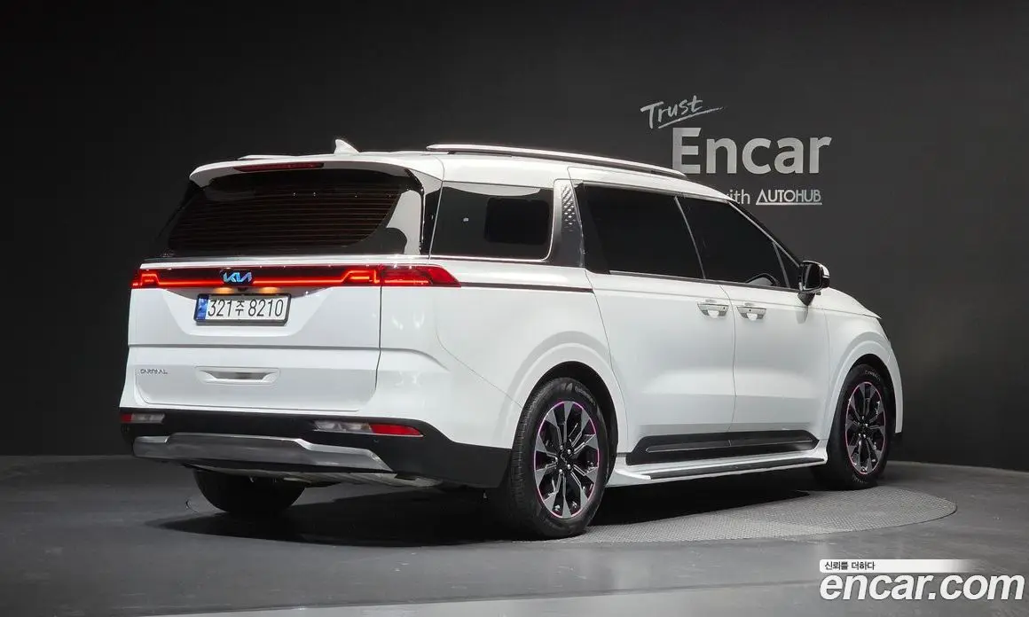 Kia Carnival 2023 3.5 автомат (гидро), фото 1 Kia Carnival 2023 3.5 автомат (гидро), фото 1